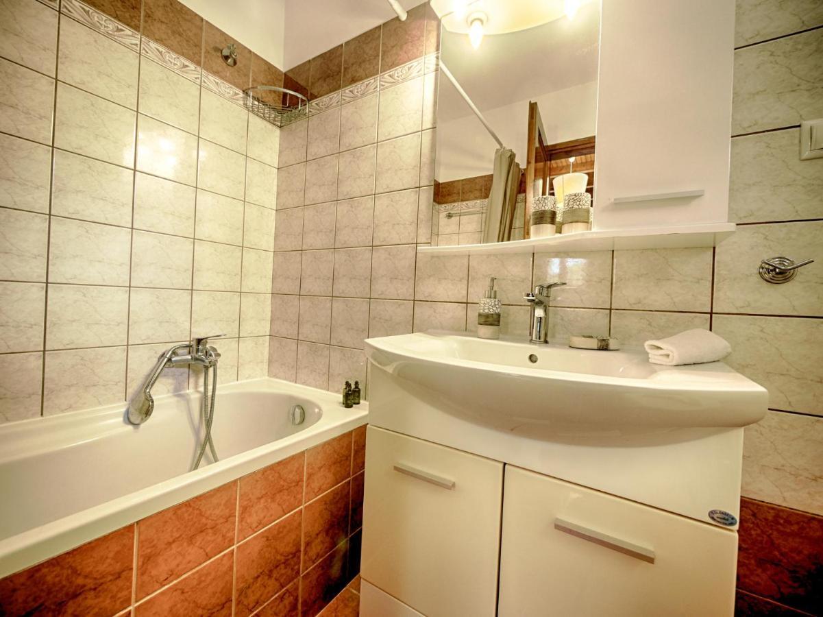 Cozy Family Friendly Apartment With Large Garden Close To Beaches - Dirella Kynopiástai Buitenkant foto