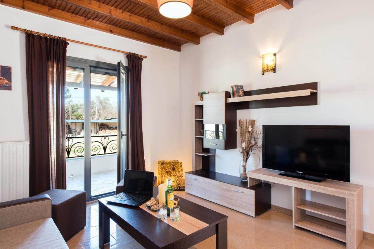 Cozy Family Friendly Apartment With Large Garden Close To Beaches - Dirella Kynopiástai Buitenkant foto