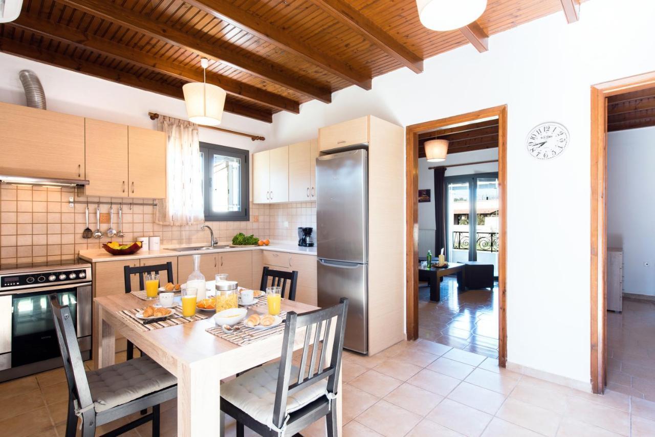 Cozy Family Friendly Apartment With Large Garden Close To Beaches - Dirella Kynopiástai Buitenkant foto
